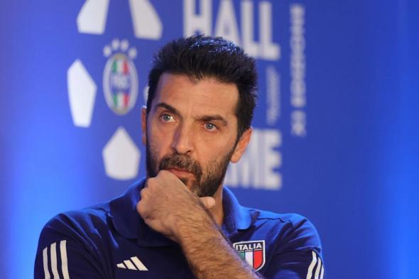 بوفون يرفض التواجد ضمن الجهاز الفني لمنتخب إيطاليا