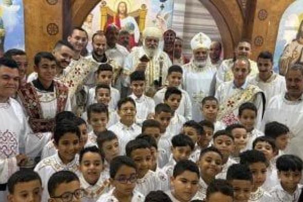 الأنبا ميخائيل يرسم 43 شماسا جديدا بكنيسة الملاك ميخائيل والأمير تادرس الشطبى بحلوان
