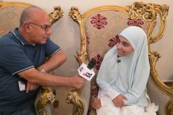 محافظ الإسماعيلية يهنئ الأولى على الجمهورية في الثانوية الأزهرية "فئة الدمج"