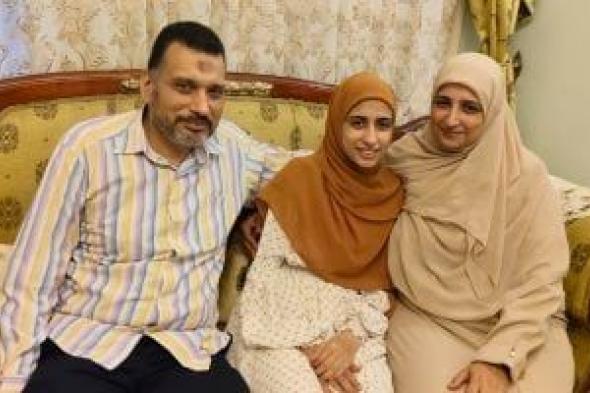 "اليوم السابع" يشارك فرحة السادسة على القسم الأدبى بالثانوية الأزهرية.. فيديو