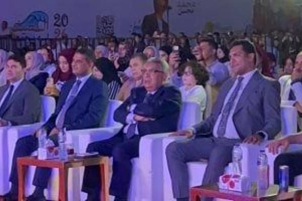 انطلاق مهرجان جمصة الصيفي بحضور فنانين وتفاعل كبير من الجمهور.. صور